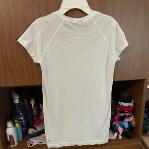 White Lululemon swiftly tech size 8